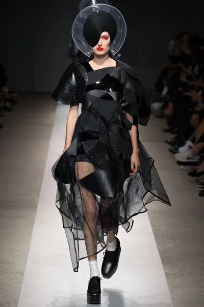 Look 29